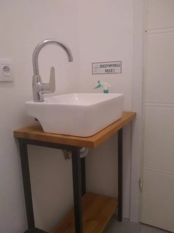 Apartman Rodzinna Przestrzen Dla 8 Osob 2 Pokoje Z Lazienka I Mini Aneksem Varsó Lengyelország